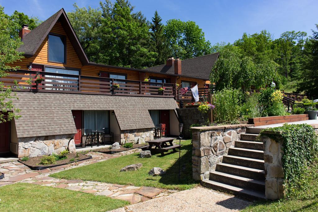 Inn At Deep Creek Oakland Esterno foto