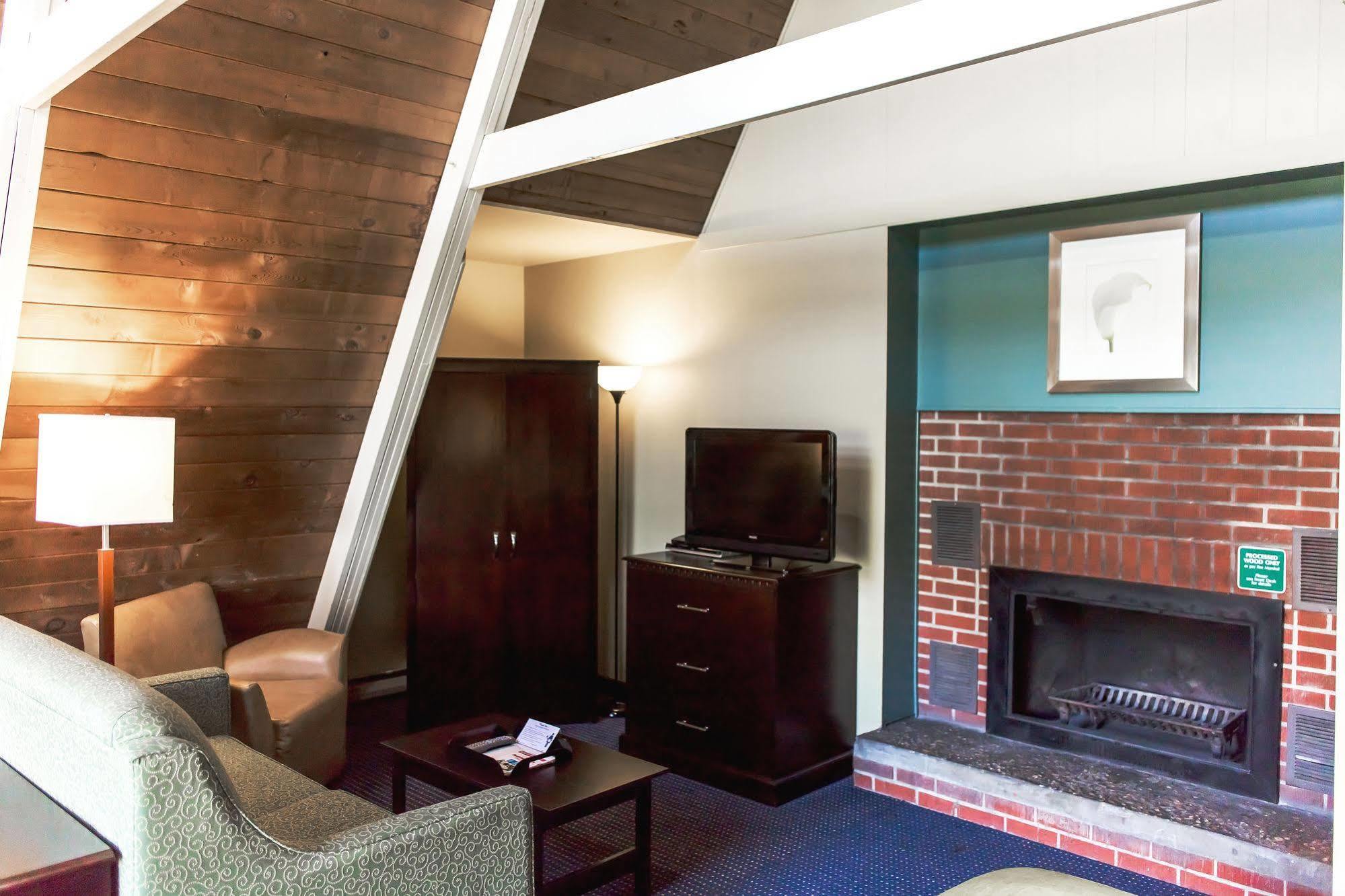 Inn At Deep Creek Oakland Esterno foto