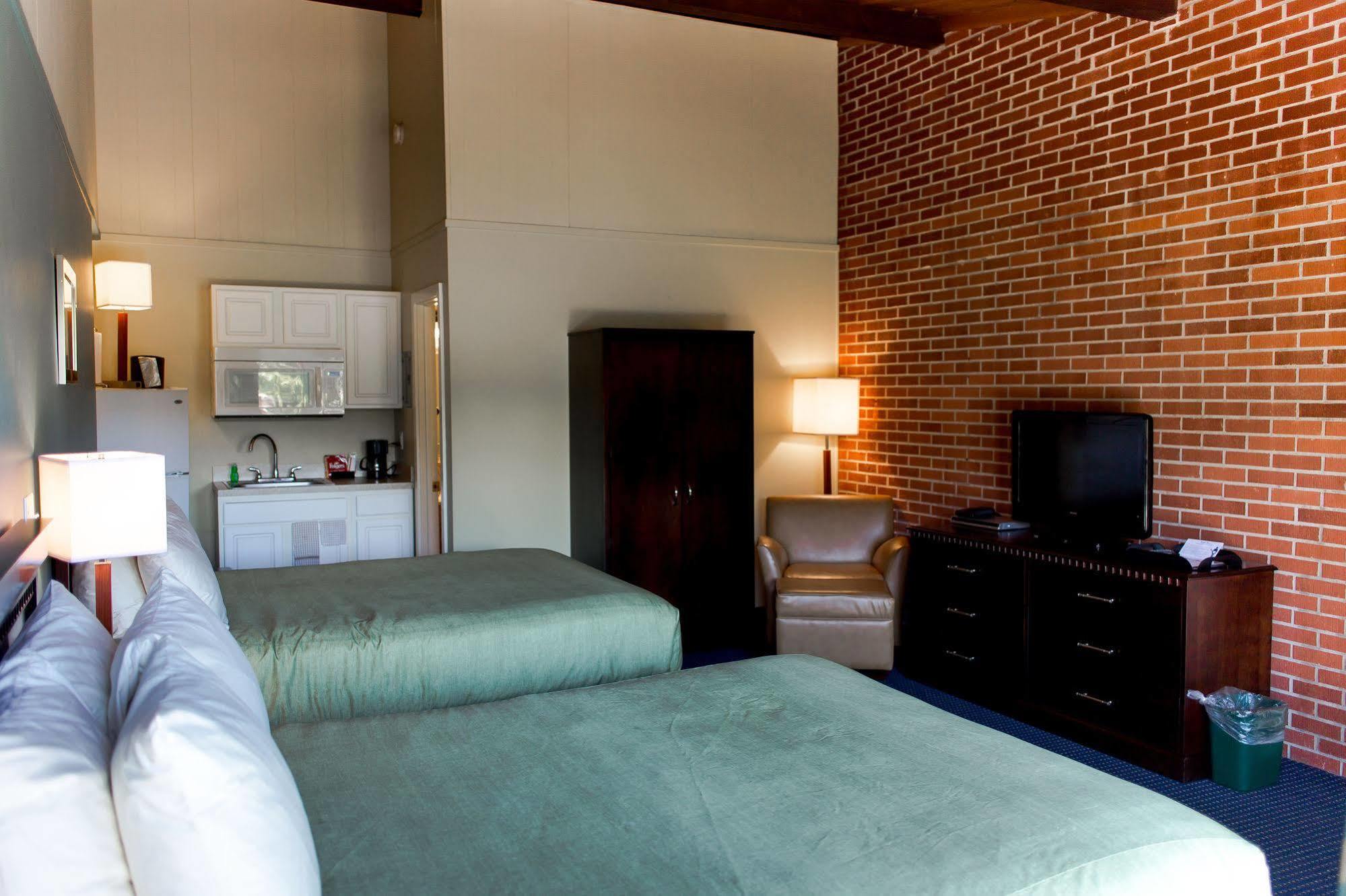 Inn At Deep Creek Oakland Esterno foto
